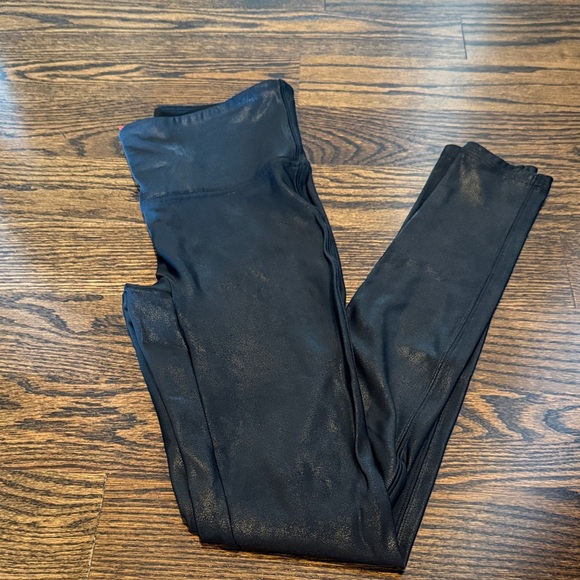 SPANX Pants - Spanx shiny faux leather like leggings small